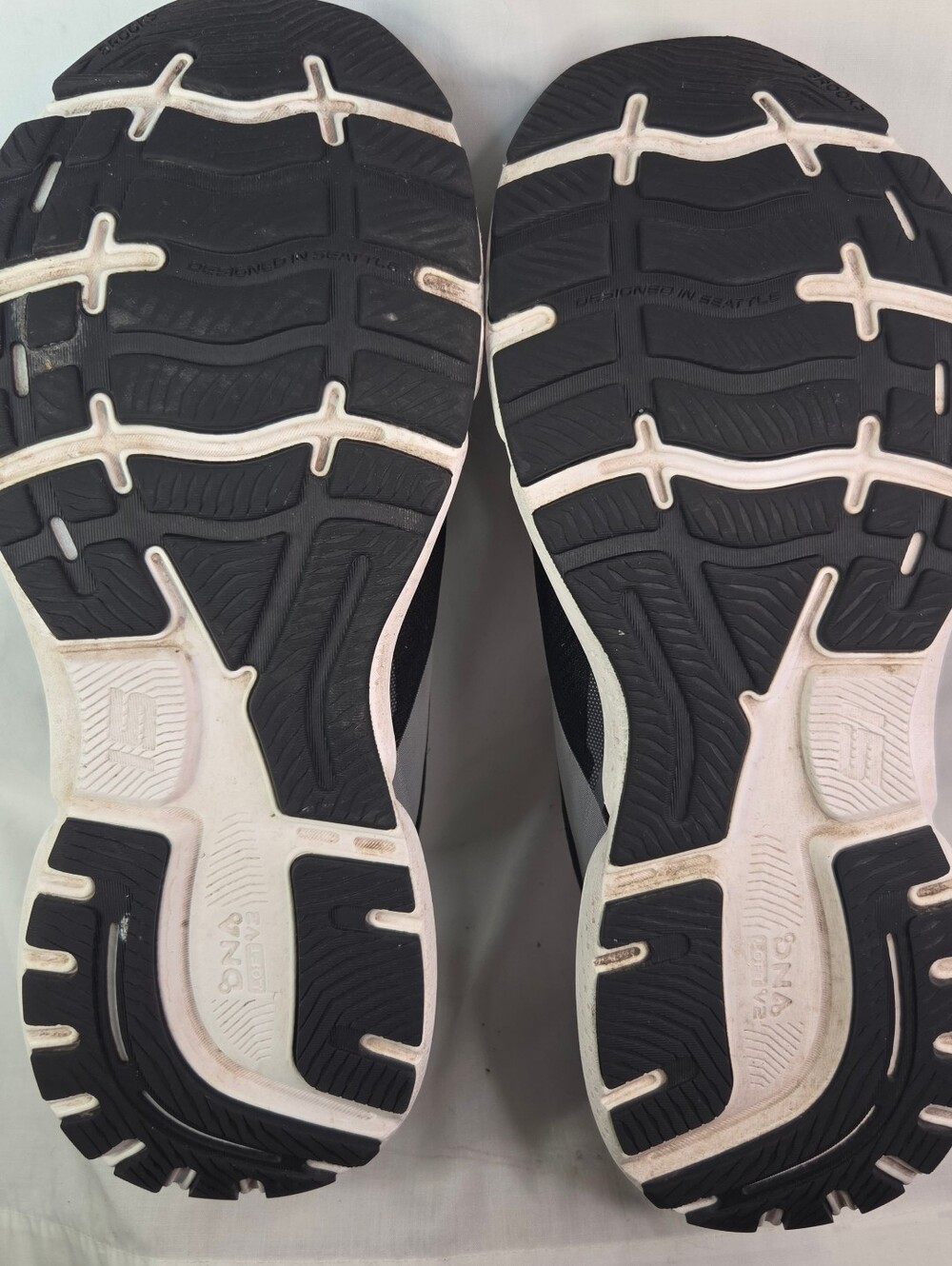 Brooks Men's Ghost 15 Running Shoes Black White Grey Sz 9.5D 1103931D012 GUC - Picture 8 of 11